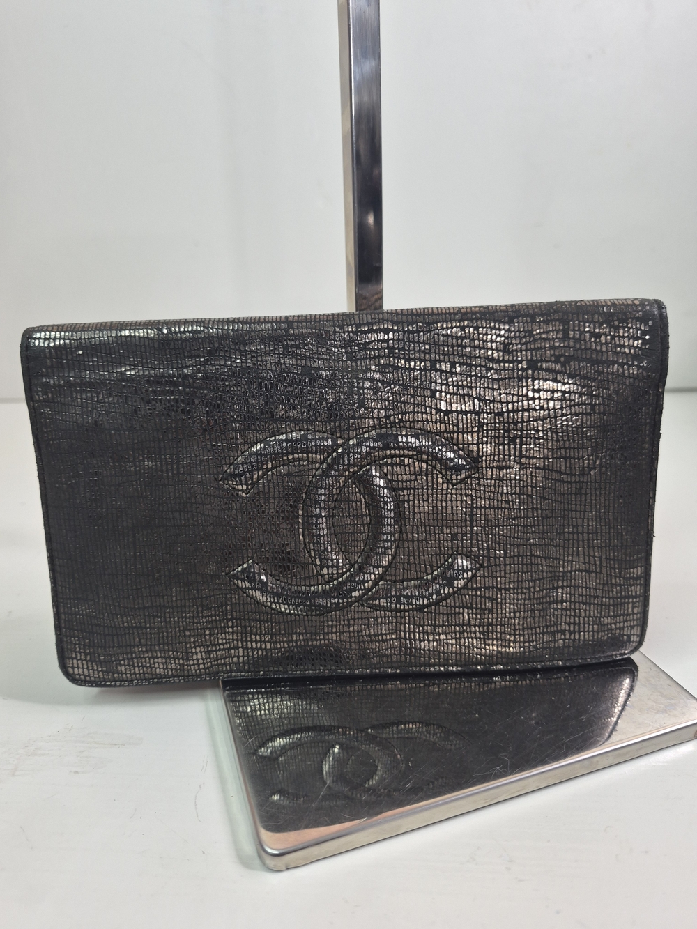 CHANEL Metallic Croc-Embossed Wallet in Gunmetal